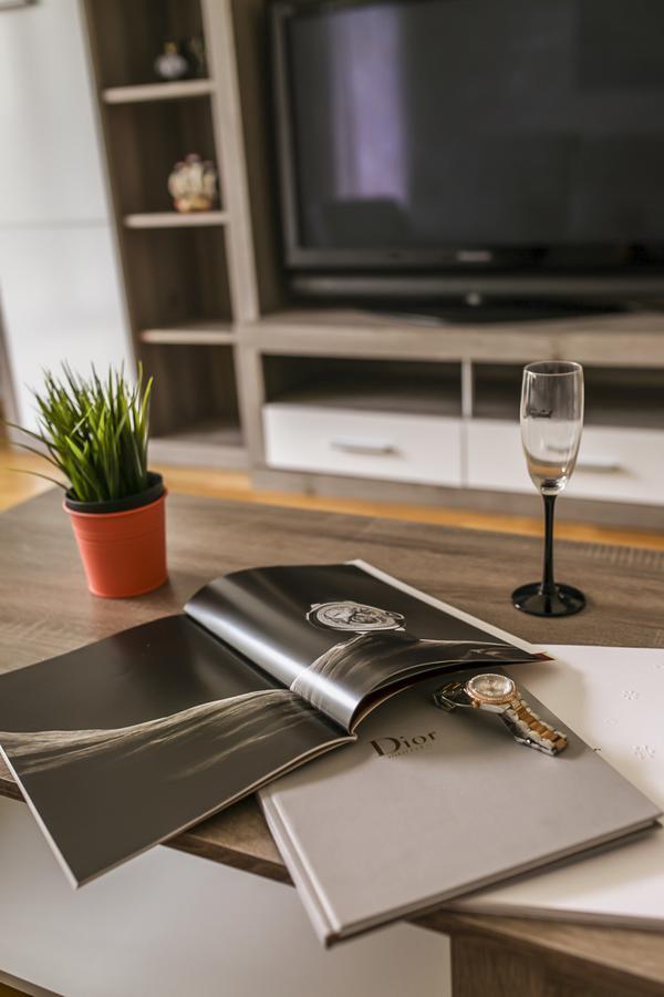 Apartment Korunni Dvur, 2 Free Parkings براغ المظهر الخارجي الصورة